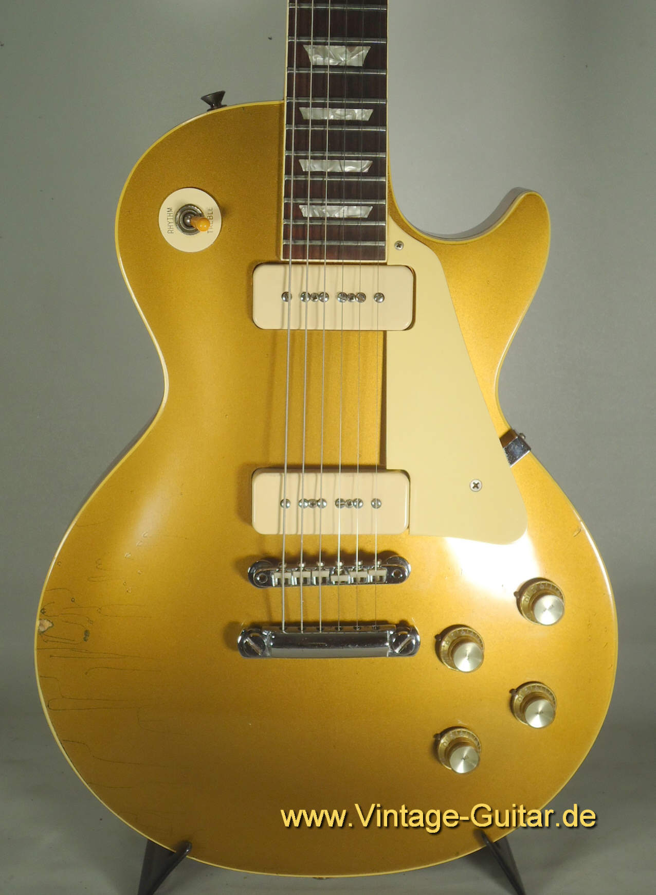 Gibson Les Paul Standard Goldtop 1968 b.jpg